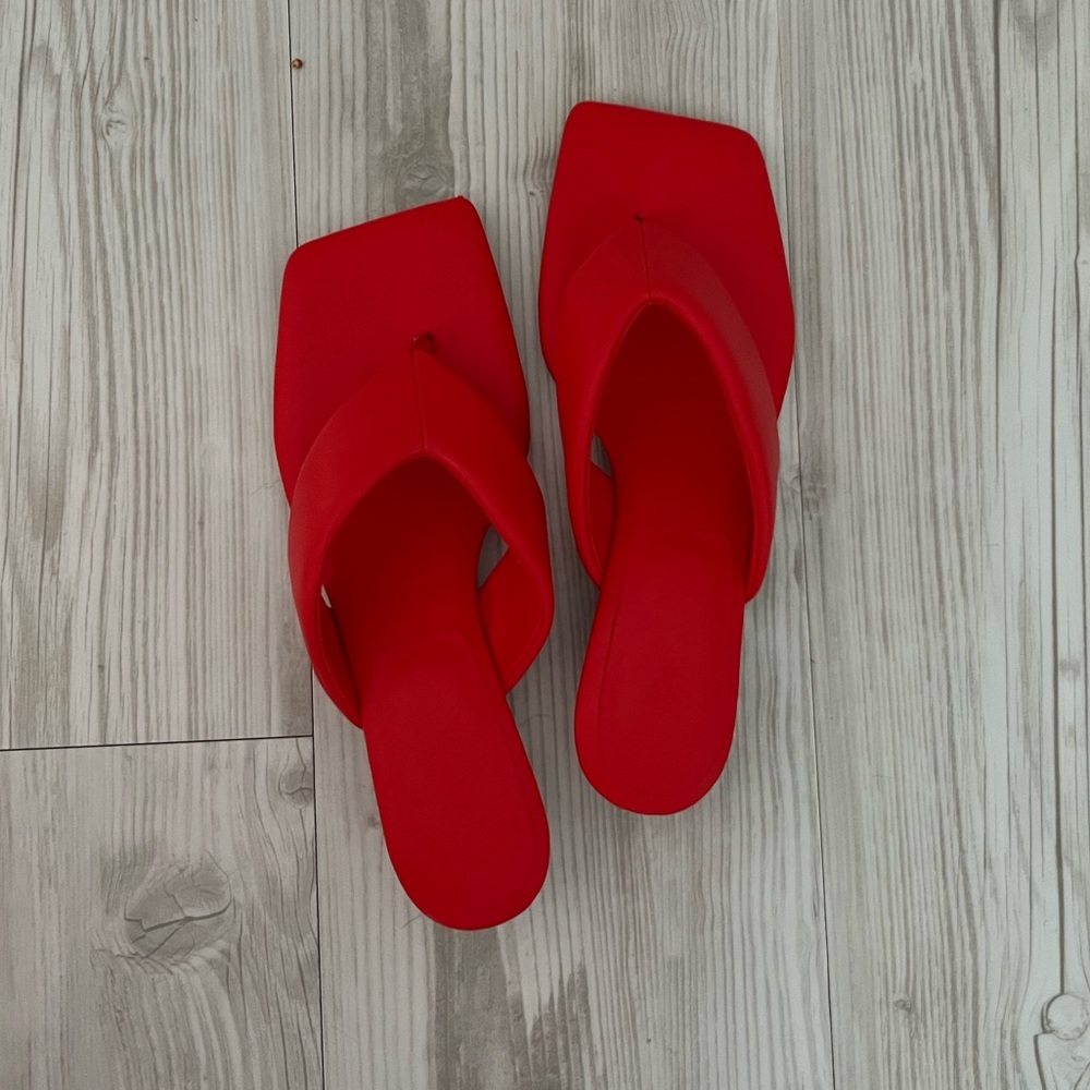 H&M red sandals with kitten heel